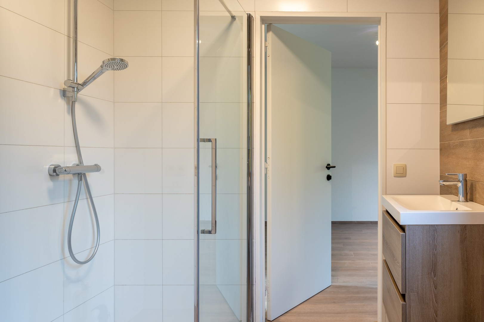 Modern twee slaapkamer appartement - foto 4