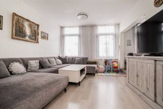 GESLOTEN BEBOUWING MET TWEE WOONEENHEDEN IN HARTJE MECHELEN.Deze centraal gelegen woning biedt een unieke combinatie van ruimte, functionaliteit en...