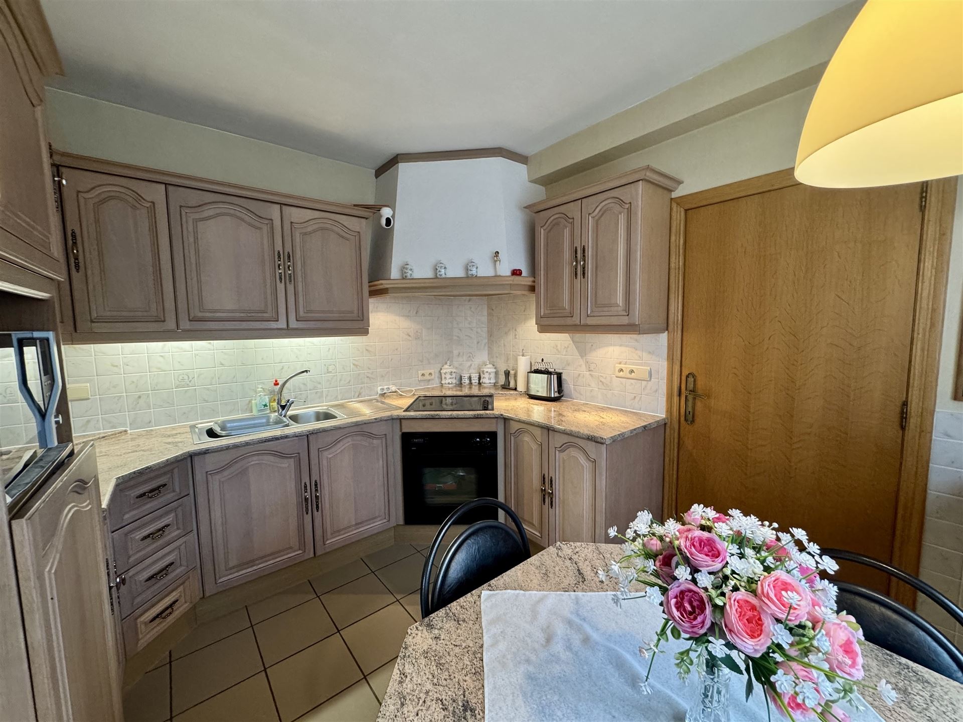 House for sale in Maasmechelen with 6 bedrooms - photo 4