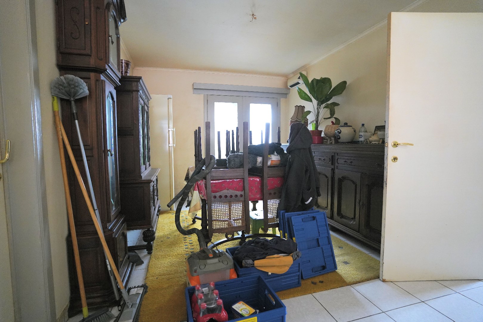 Op te frissen BUILDING met 3 feitelijke appartementen &amp; 3 garages. - foto 5