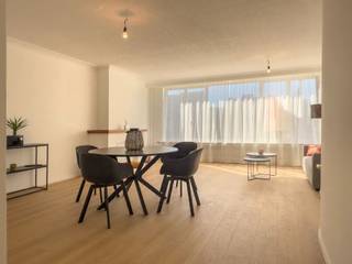 Maak snel uw afspraak via Anne De Block- OC Vastgoed: 0471 38 00 36 of anne@ocvastgoed.beDit ruim, lichtrijk appartement (84m²) met twee slaapkamers...