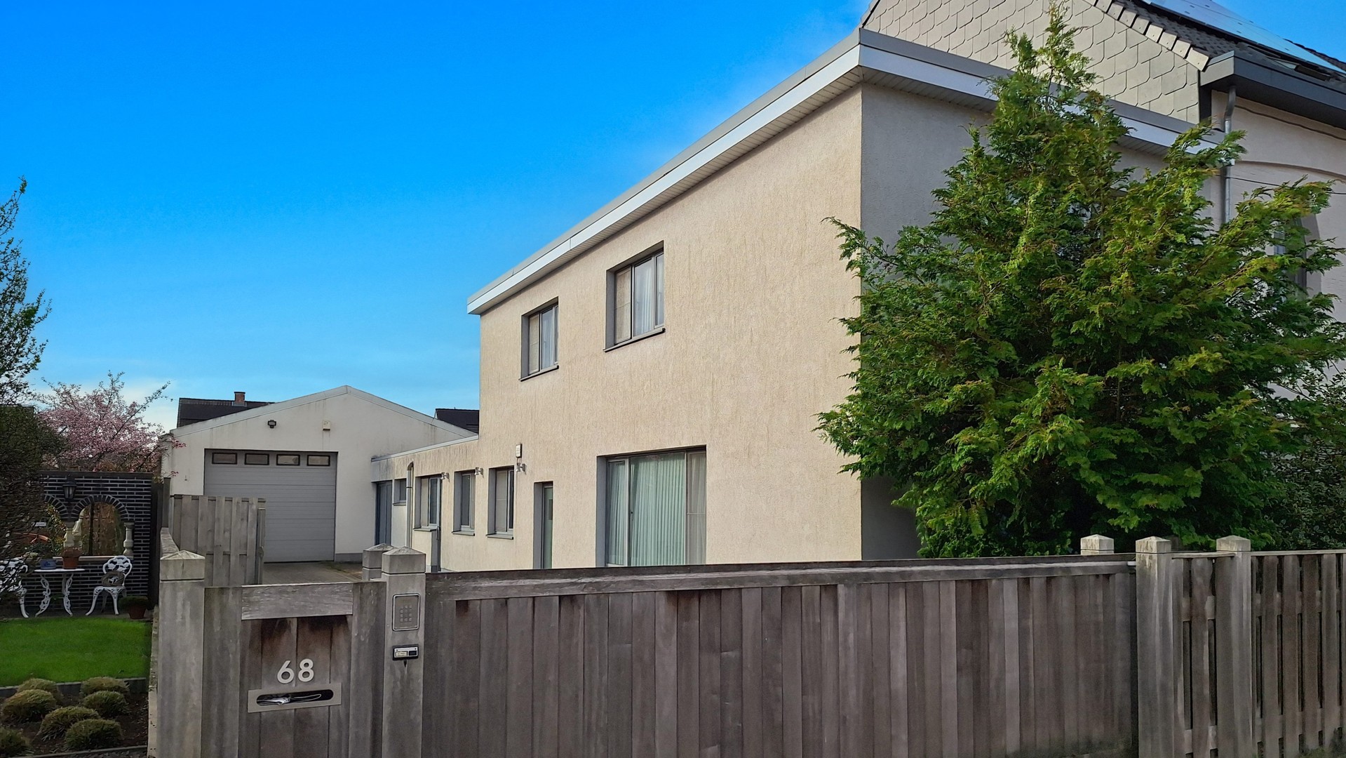 Woning met ruime garage/werkplaats - foto 1