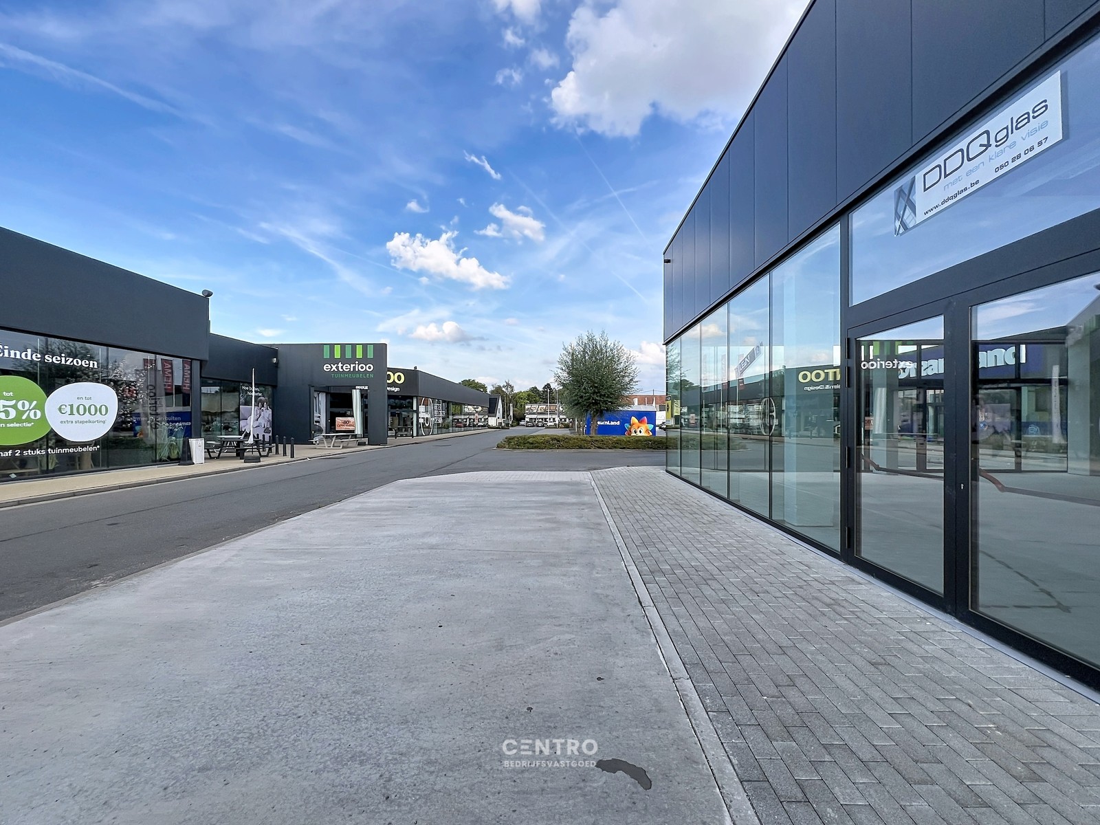 Vernieuwde baanwinkel (450m²) te huur in hét bruisende MAMMOETCENTER van Roeselare ! - photo 5