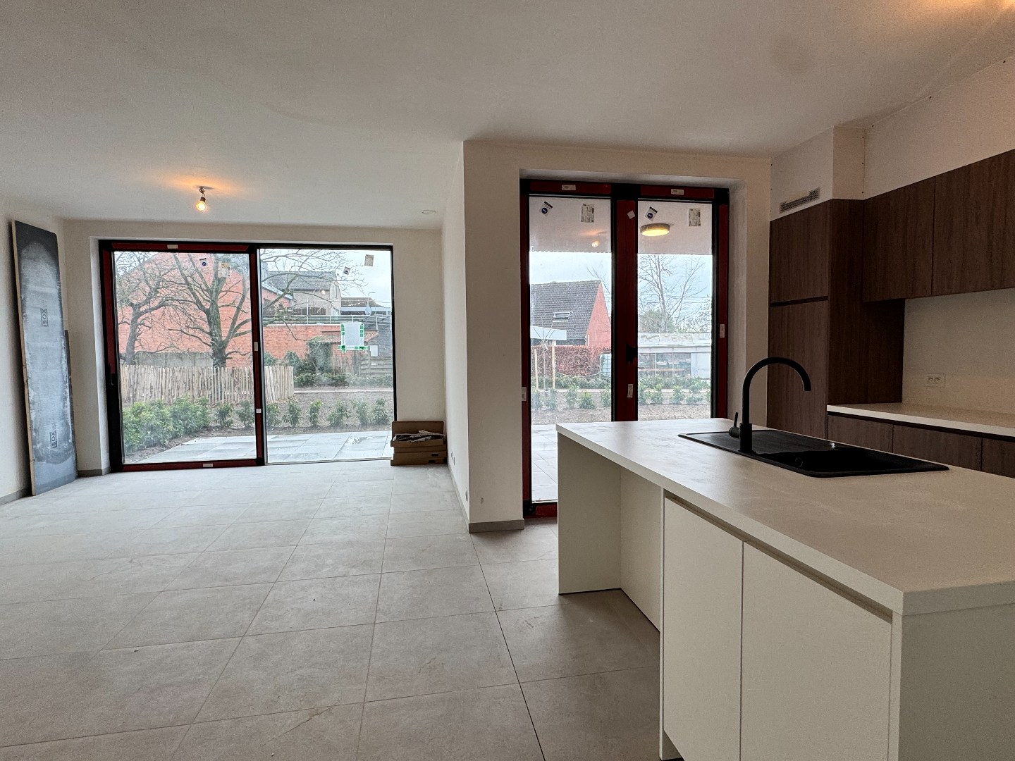 Nieuwbouwappartement met twee slaapkamers, tuin en ondergrondse autostaanplaats te koop in Zulte - foto 2