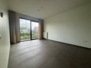 Deze assistentiewoning bevindt zich in de Residentie JFK(erkende serviceflats)Zeer gunstig gelegen, dichtbij de grote verbindingswegen en het station...
