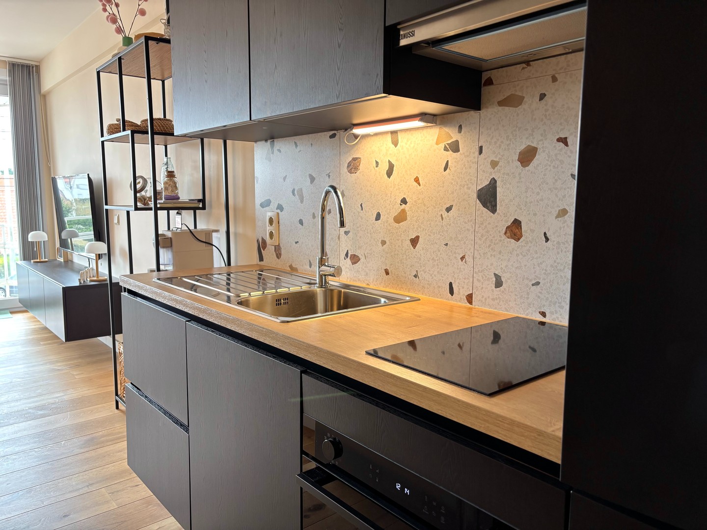 Lichtrijke studio met slaaphoek te koop in Nieuwpoort-bad - foto 4