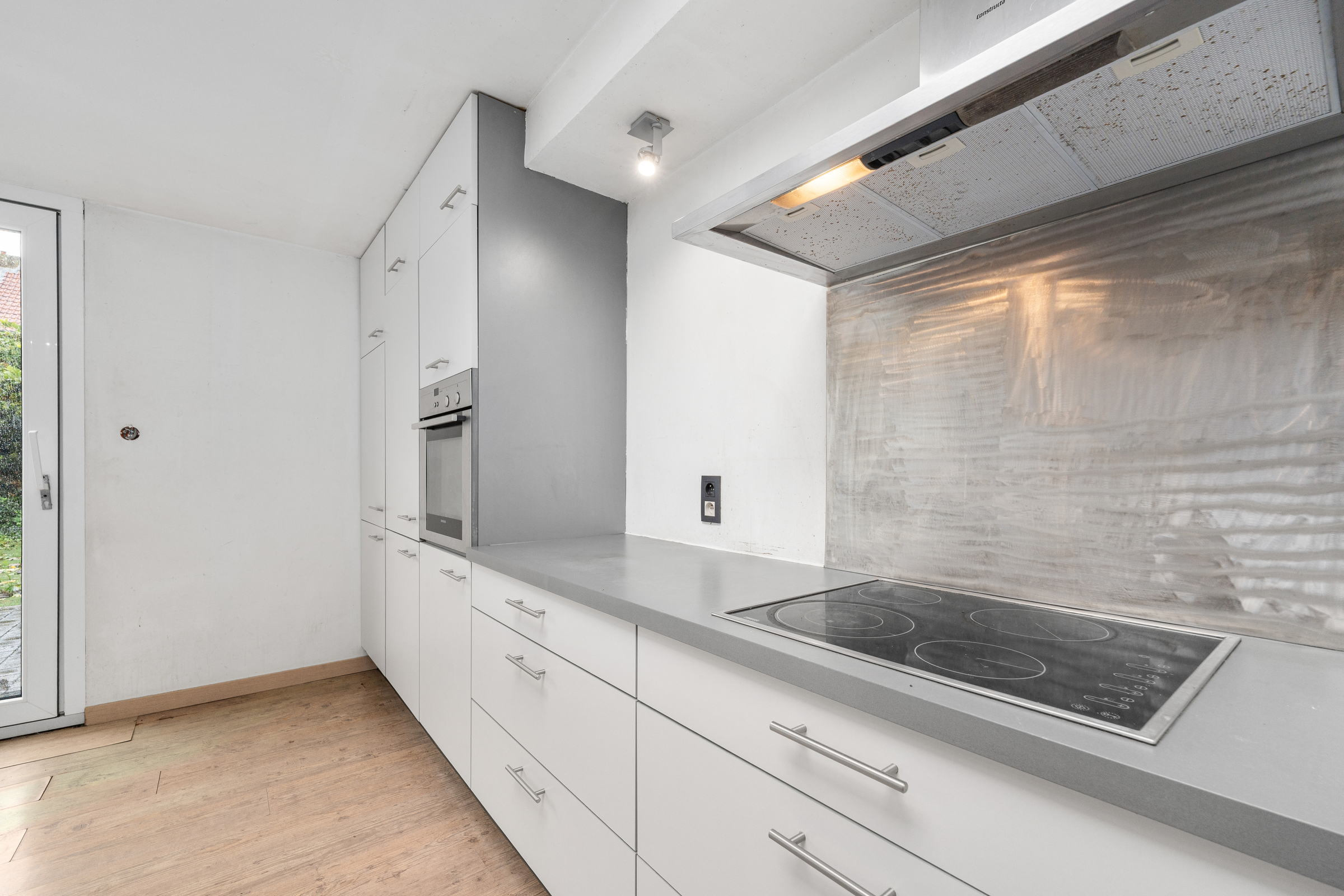 Te renoveren woning met 4 slaapkamers in Gentbrugge te koop - foto 2