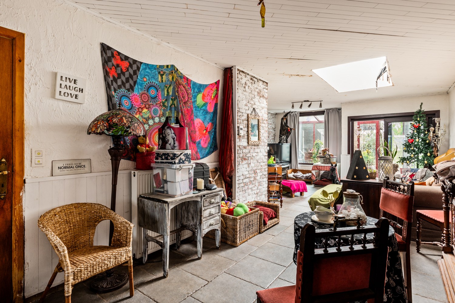 Gedeeltelijk te renoveren rijwoning met 3 slaapkamers, tuin en veel potentieel in Merksem! - foto 5