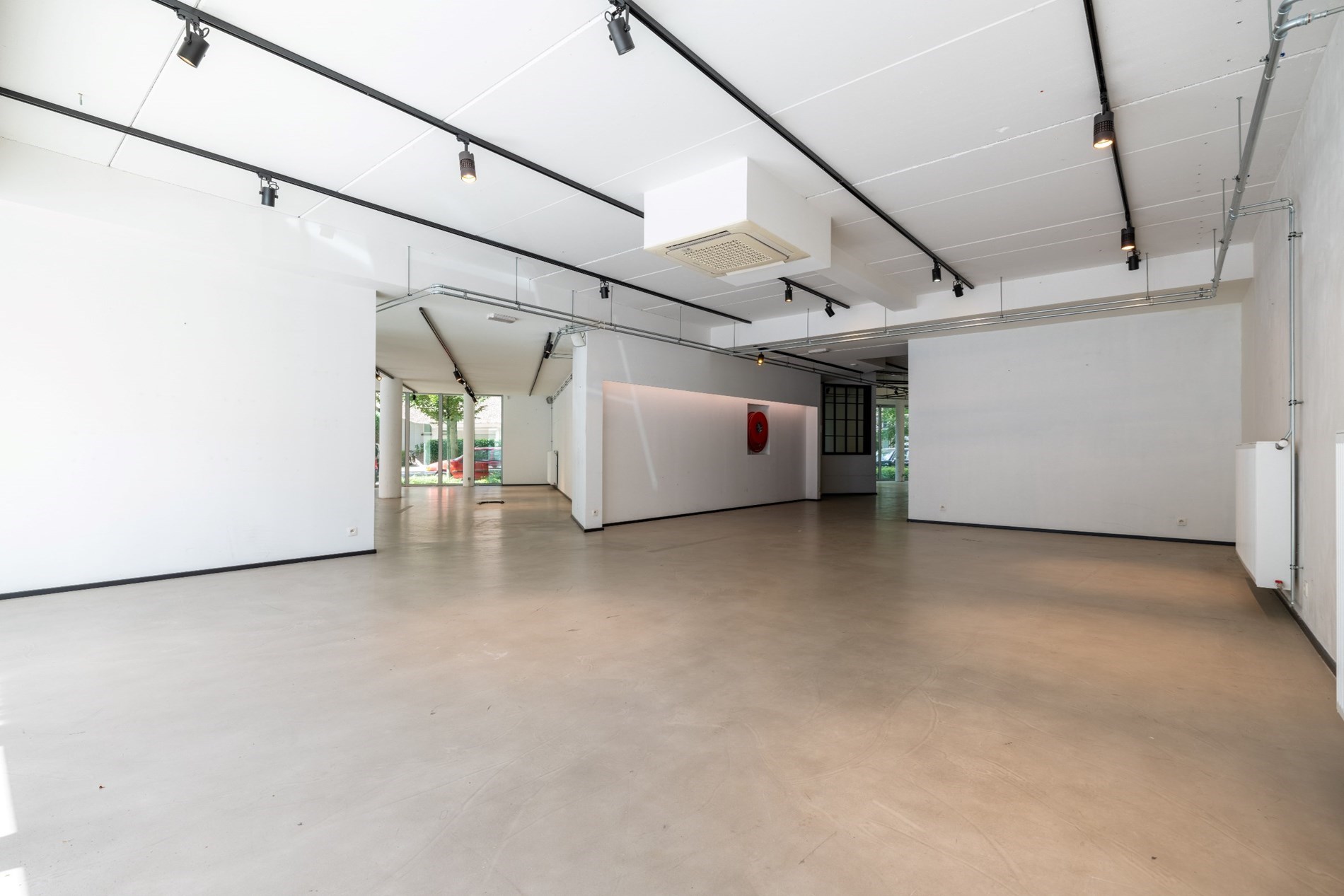 Uitstekend hoekgelegen handelspand van ca. 351 m² op top-locatie - foto 5