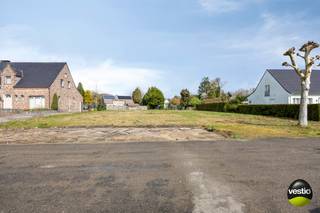 Deze ruime bouwgrond voor open bebouwing is gelegen in de Viartenstraat 30 in Zonhoven, een rustige en residentiële doodlopende straat. Dankzij...