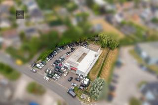 For sale: versatile industrial building with residence Helststraat 53, AartselaarWork and live in one location ideal for entrepreneurs and...