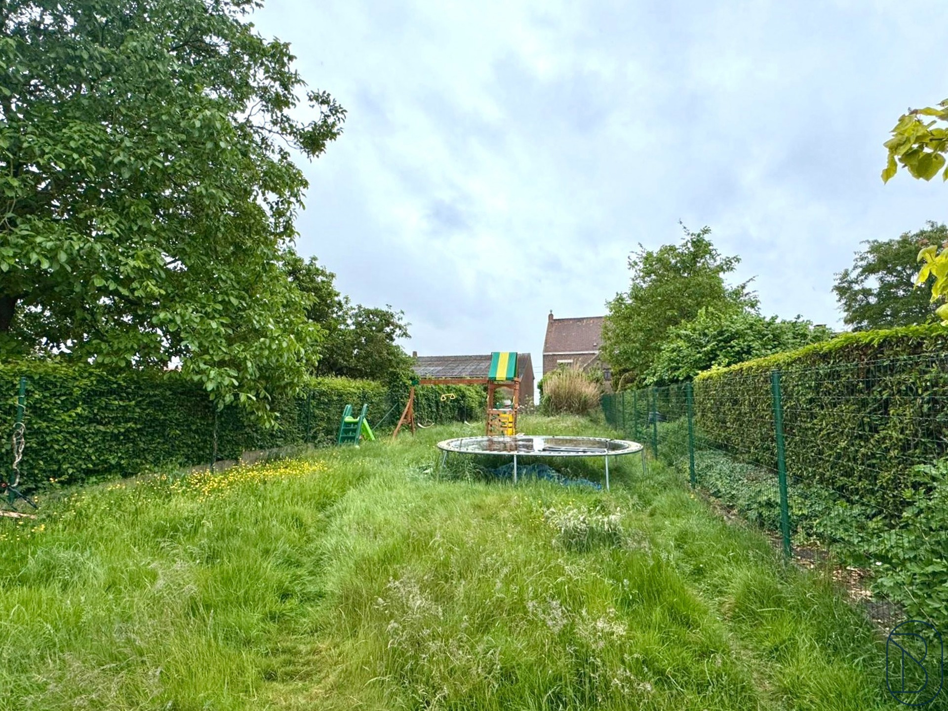 Te renoveren ruime woning met 3 SLK en TUIN - foto 2