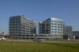 State of the Art parc, dans un endroit superbe avec une vue magnifique et beaucoup de services. Chaque bàtiment dispose d'une terrasse de 200m² et d' un beau jardin. Le parc est en accord avec les derniers règles environnementals de 2011 de la réglementation PEB et il possède le label BREEAM.<br /><br />• Surface: 634 m²