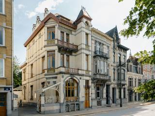 Across from Parc Duden, a stone's throw from Avenue Winston Churchill, stands a splendid Art Nouveau house "Villa de Rooster" designed by...