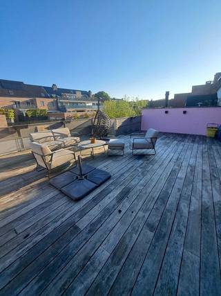 Centraal gelegen appartement met uitzonderlijk groot terras.Appartement gelegen in centrum Beerse, op wandelafstand van supermarkt, slager, bakker,...