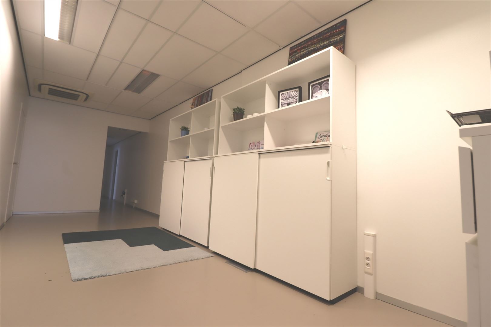 Commercial à louer à Courtrai - photo 3