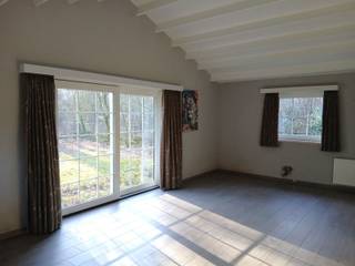 Deze vrijstaande, op te frissen woning is gelegen op een ruim perceel in het Wilder woonbos, waar permanente bewoning is toegestaan. De indeling...