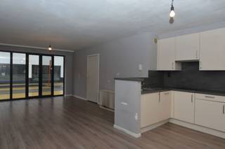 Dit compacte, budgetvriendelijke en asbestveilige gelijkvloers appartement van 57 m² vormt de ideale uitvalsbasis in het hart van Essen...