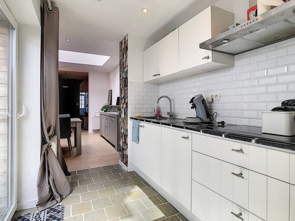 Ready to move in terraced house for sale with cozy city garden - photo 4