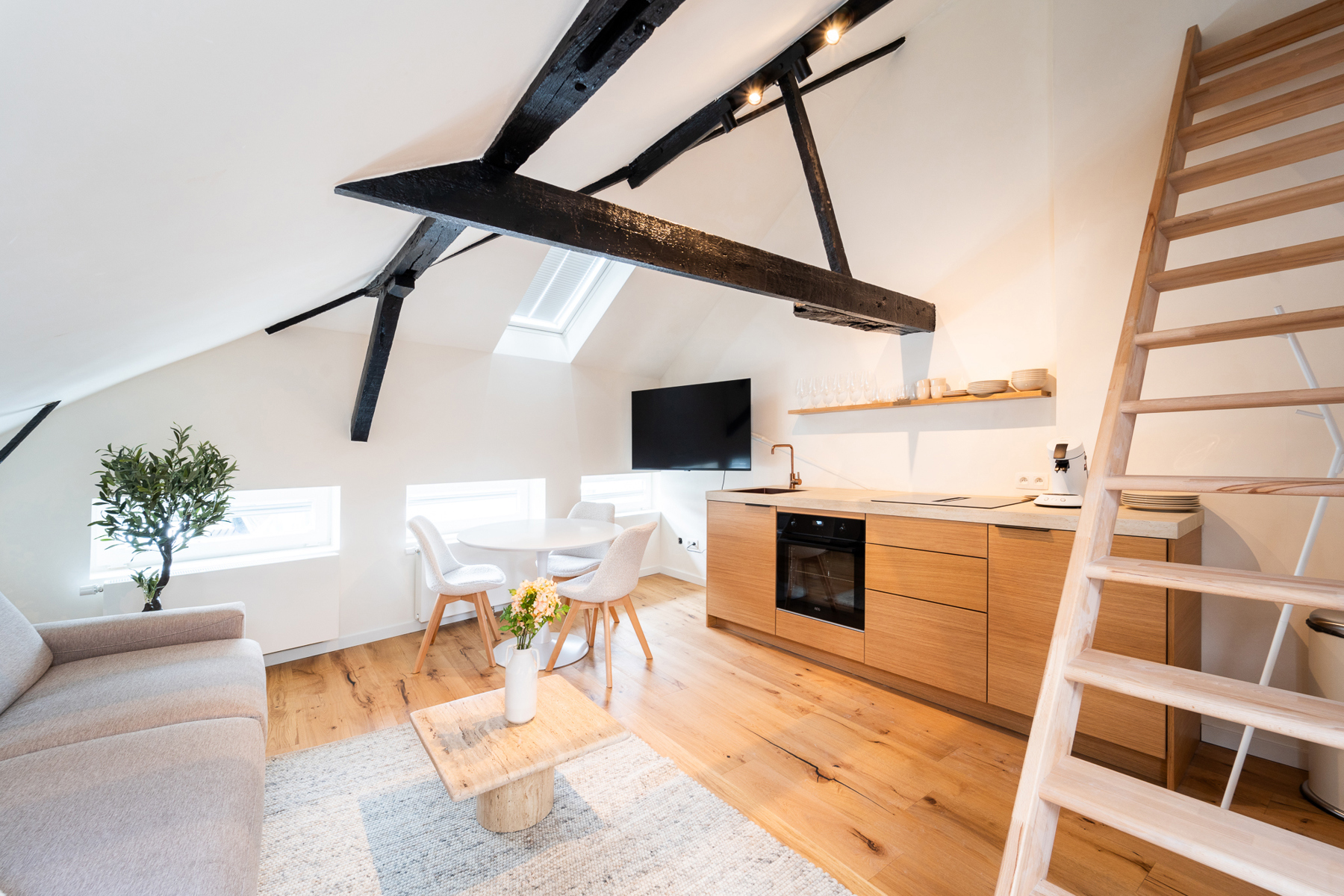 Gerenoveerd beleggingspand van 4 units in hartje Antwerpen - foto 3