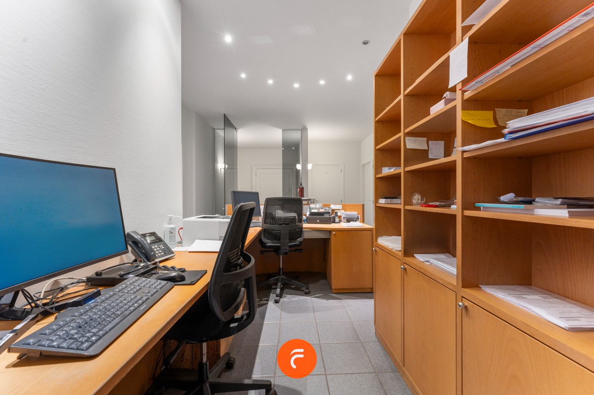 Authentieke dokterswoning in het centrum verhuurd als radiologiepraktijk - foto 3