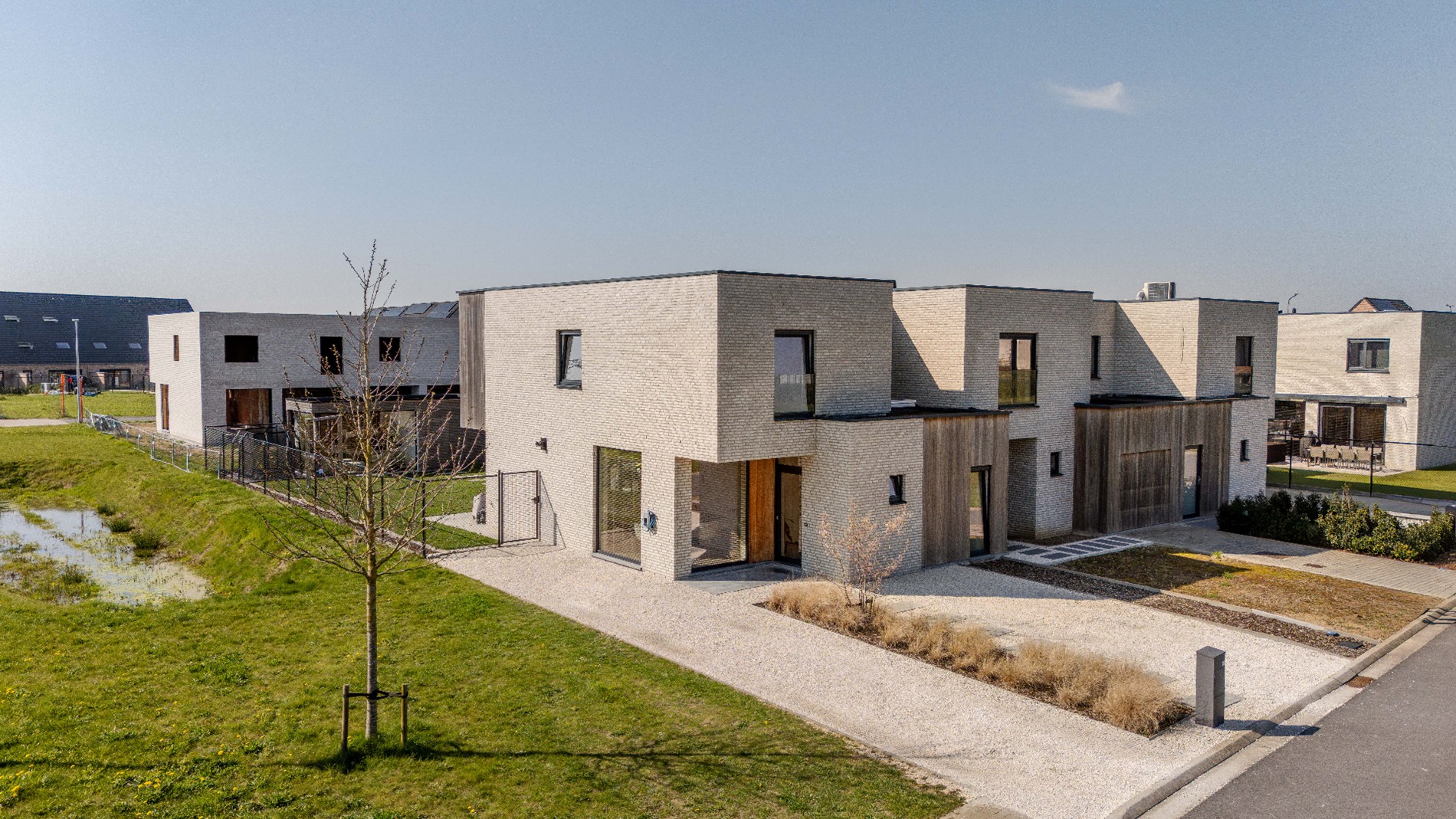 ENERGIEZUINIGE GEZINSWONING MET 4 SLKPS | BUREEL | AANGELEGDE TUIN - foto 2