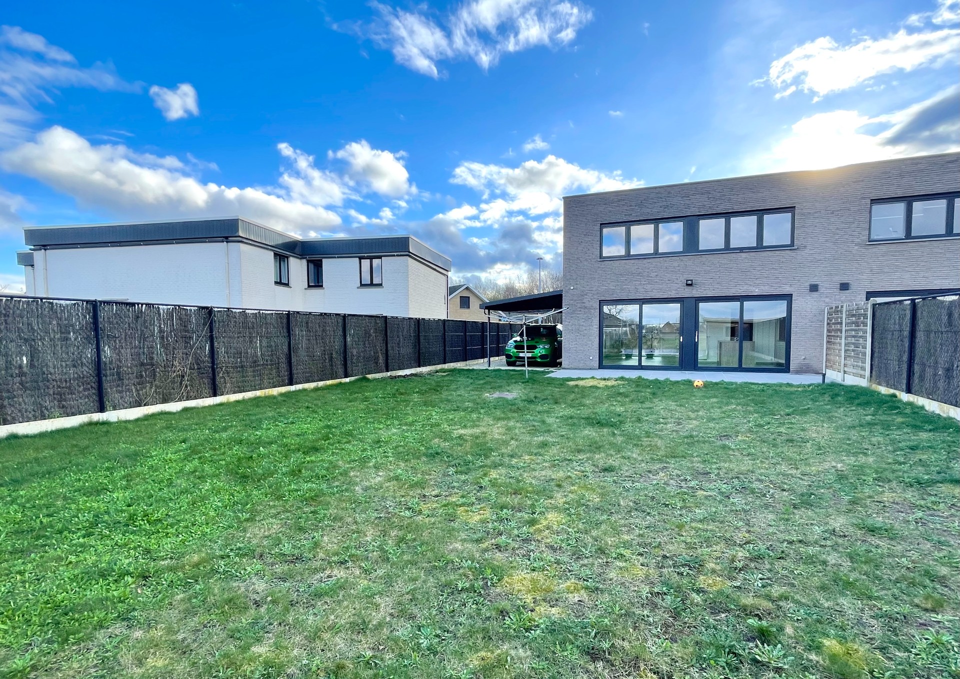 HALFOPEN WONING | TUIN | CARPORT | 3 KAMERS |451 M² - foto 2