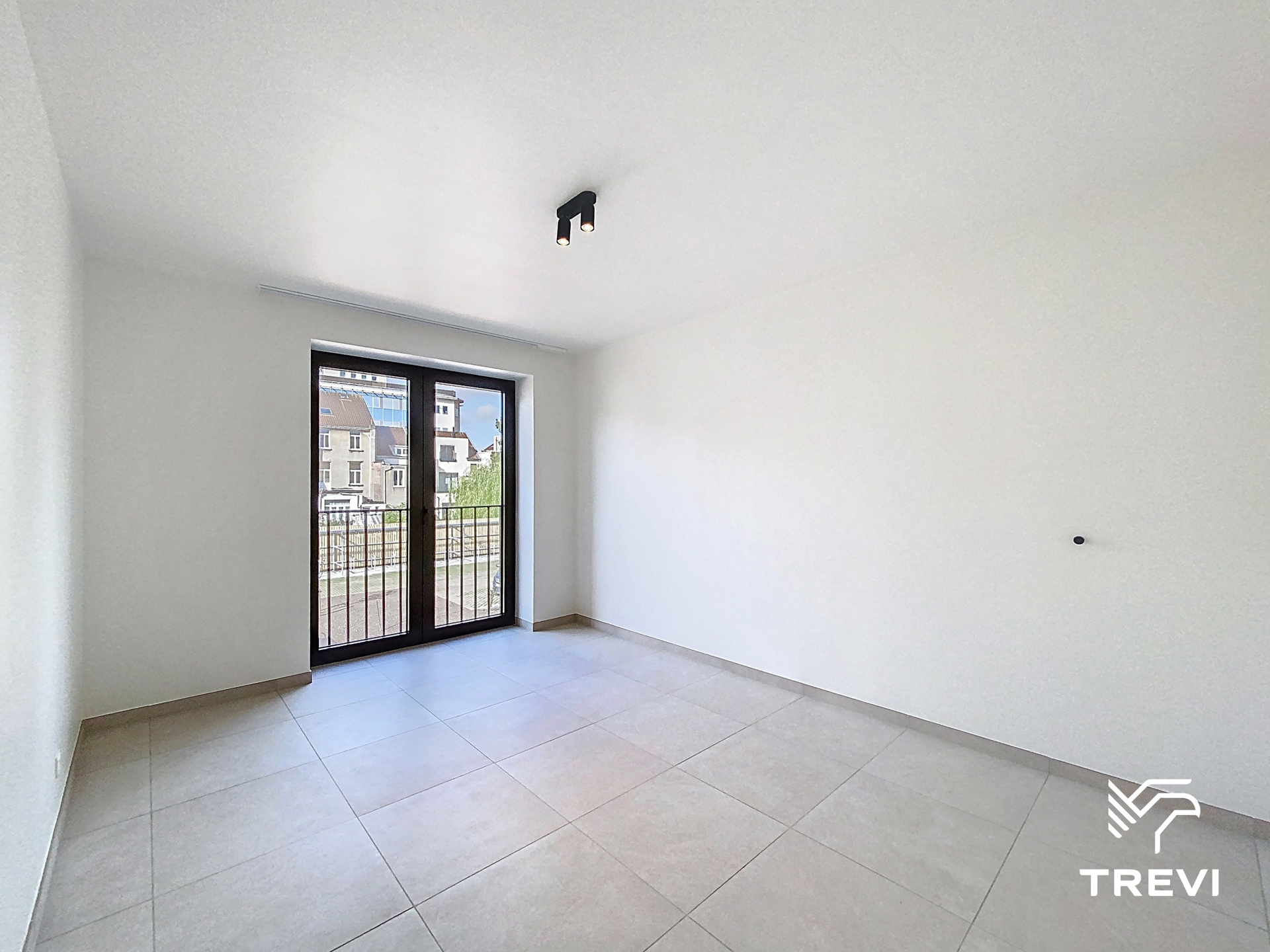 Nieuw huis met 3 slaapkamers en exterieur - foto 4