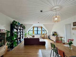 DESTELBERGEN - Are you looking for a two-bedroom apartment with lots of light and garage box for rent in Destelbergen center?Then this apartment...