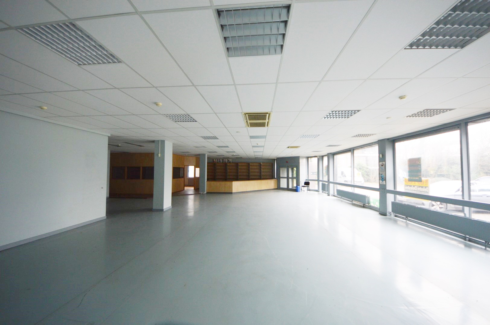 HANDELSGELIJKVLOERS 1.000 M2 KORTRIJKSESTEENWEG - foto 5