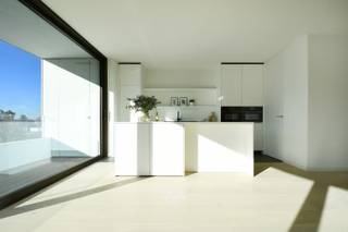Dit appartement met een bewoonbare oppervlakte van 112 m² bevindt zich op de tweede verdieping van het nieuwbouwproject Villa Neerleie. De...