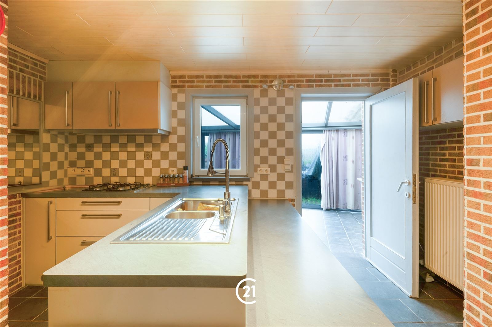 woning met tuin en zwembad op 6are77 - foto 4