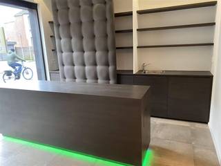 TE KOOP : Verhuurde handelsruimte als investering! Gelegen in DE winkelstraat van Geel, Pas 129, is dit pand een ideale investering.  Er zit een...