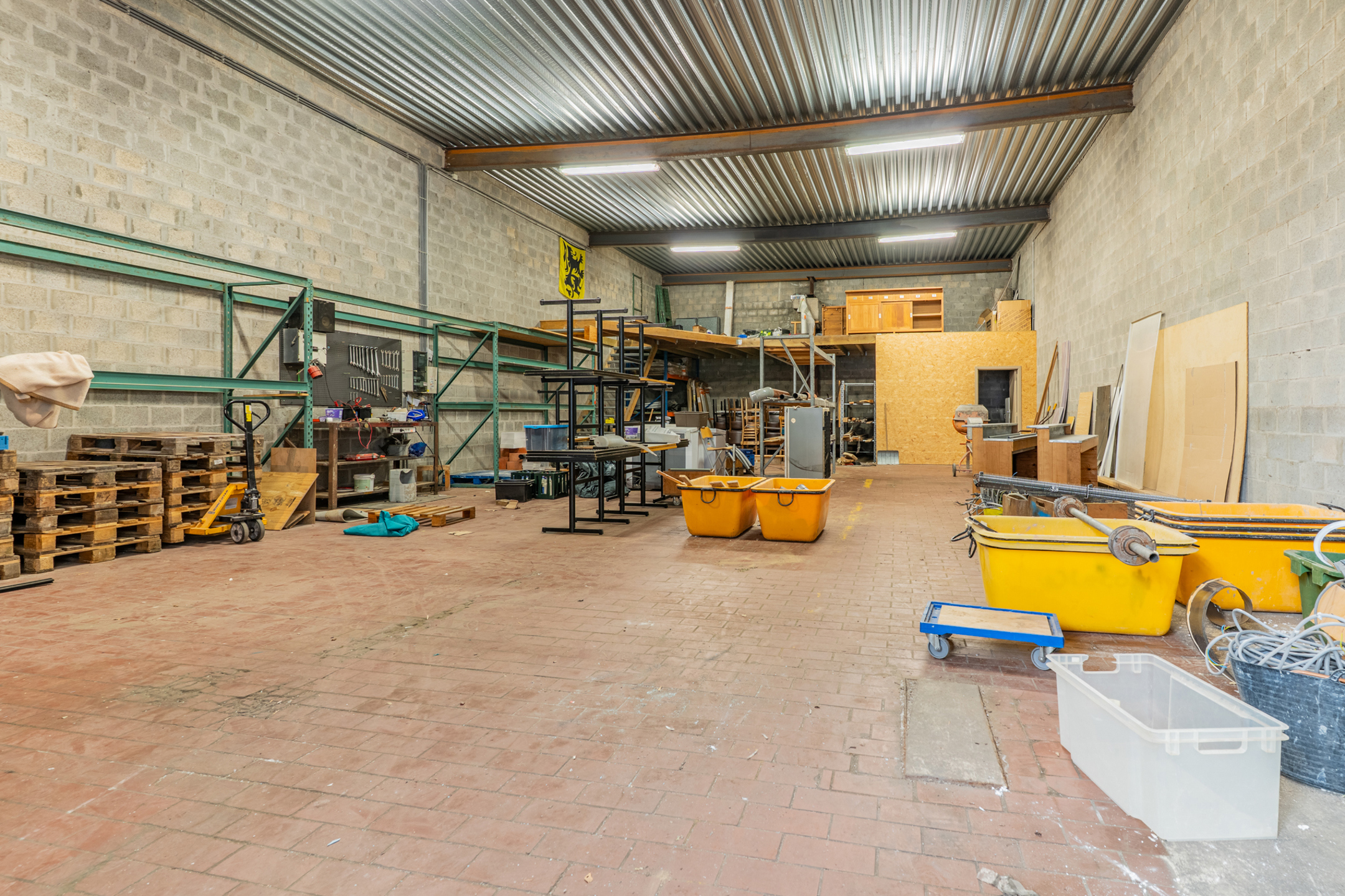 Commercial à vendre à Mol