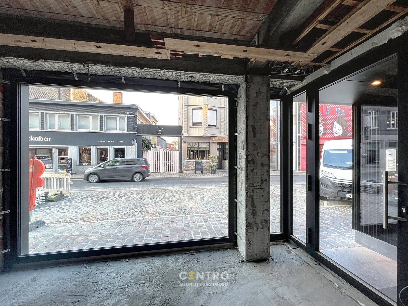 Casco handelsgelijkvloers (± 175m²) met stockruimte (±90m²), verdere afwerking in onderling overleg! - foto 5