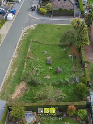 MOOI HOEKPERCEEL VOOR OPEN BEBOUWING IN EEN RUSTIGE OMGEVING OP 6A73CA TE MAASMECHELENTROEVEN- Alle belangrijke voorzieningen in de buurt!-...