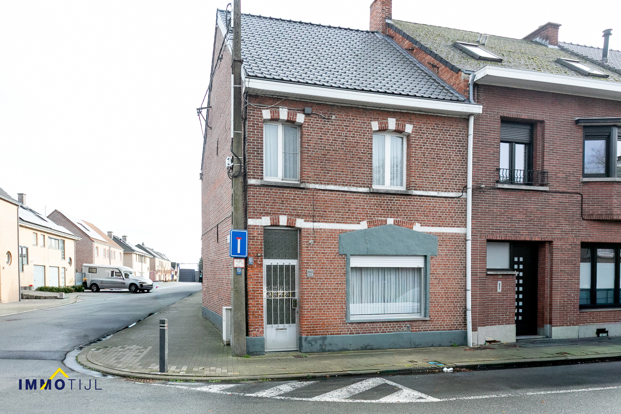 Te renoveren woning met zonnige tuin in Sint-Gillis - foto 1