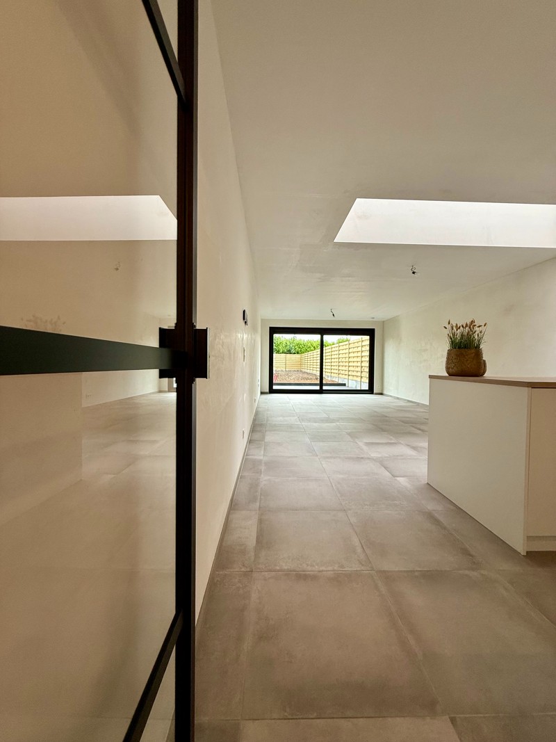 Energiezuinige (A) totaalrenovatie met 3 slaapkamers én zonnige tuin (inclusief vloerverwarming &amp; 8 zonnepanelen) - foto 3