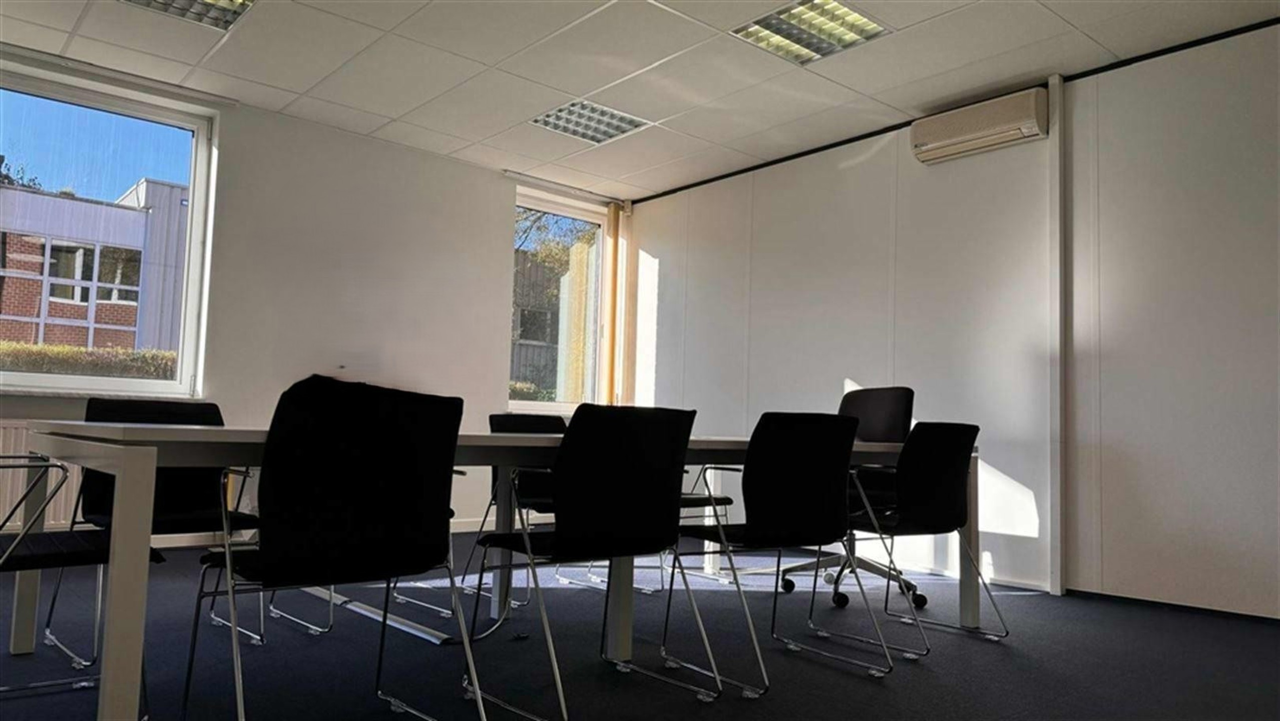 Schelle: 591m² kantoren met ruime parking te huur nabij A12 - foto 4