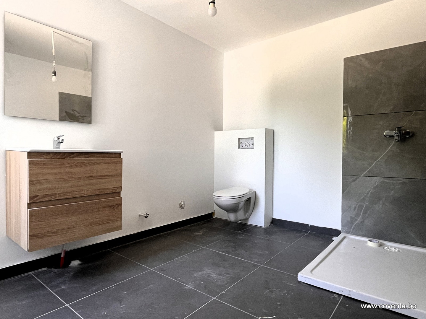 Maison rénovée avec 4 chambres, jardin et garage à Roeselare - photo 4