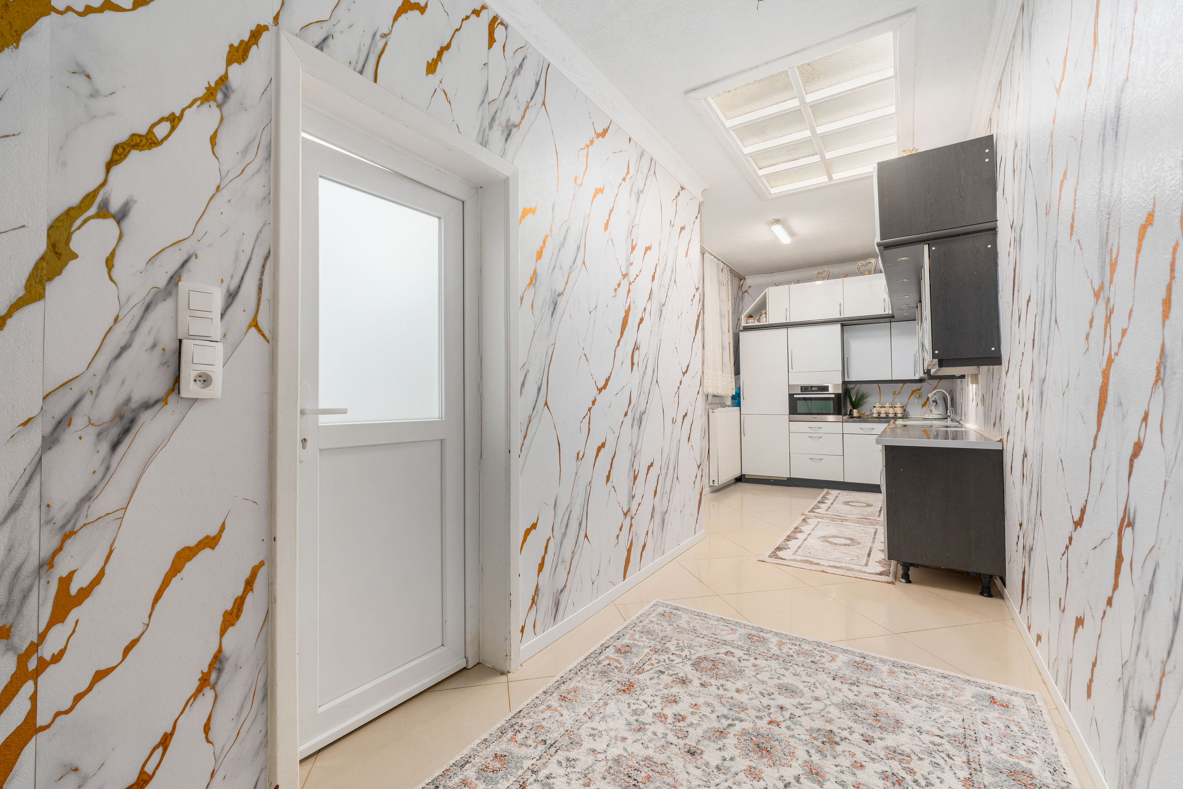 Ruimhartige gezinswoning met 8 slaapkamers in Sint-Niklaas - foto 5