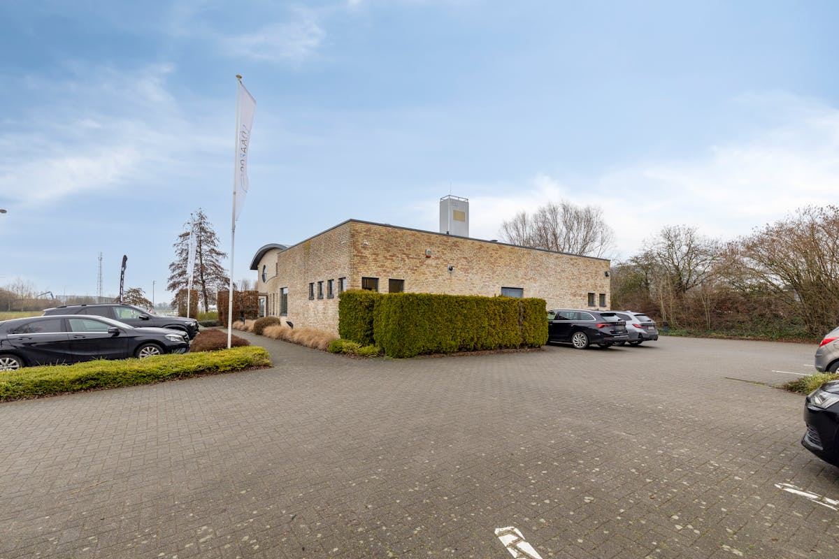 Multifunctioneel gebouw (ca. 600 m²) te koop in Gavere - foto 2