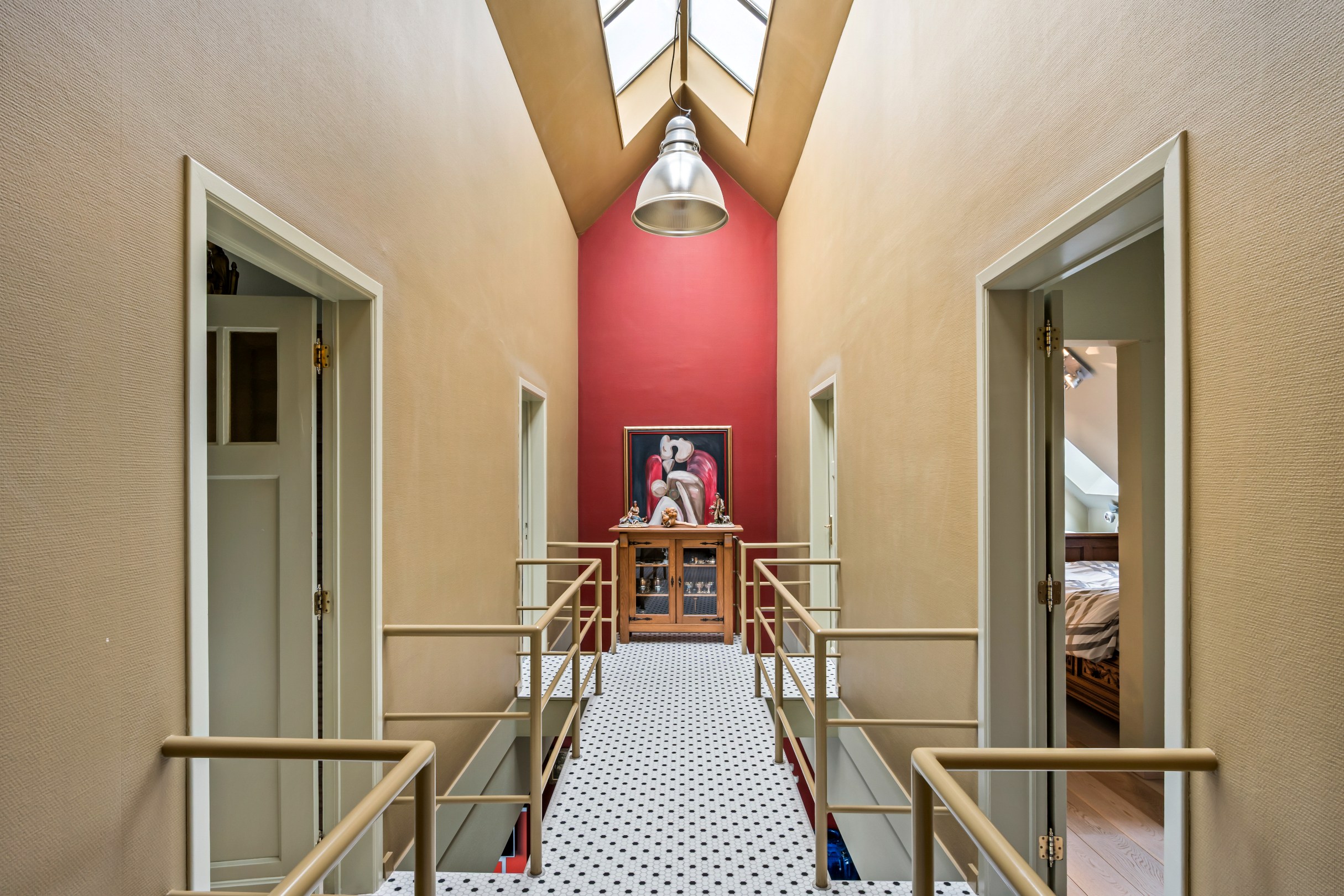 Veelzijdig gebouw met kwalitatief afgewerkt duplex appartement en handelsruimte - foto 5