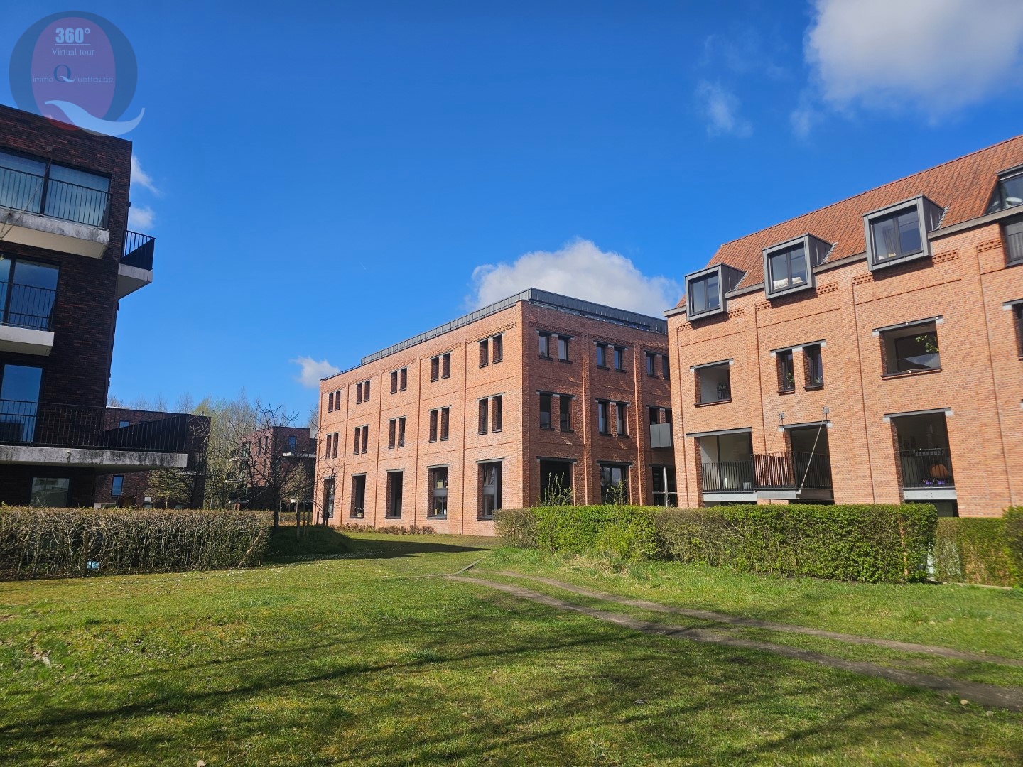 Gunstige gelegen zonnige 3- slk Penthouse  met 2 staanplaatsen aan de rand van stad, luxe ,lıcht, en rust in één! - foto 2