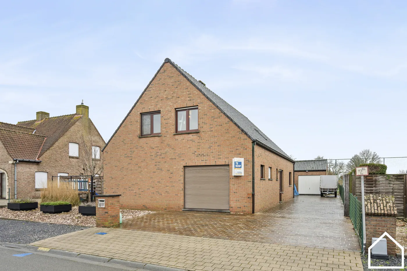 House for sale in Sint-Eloois-Winkel with 4 bedrooms - photo 2