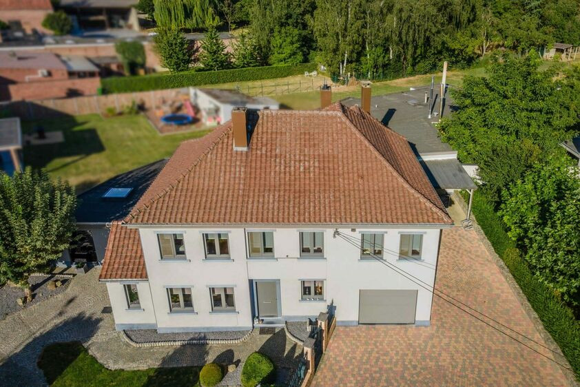 HANDELSZAAK MET WOONST OP TOPLOCATIE IN VROENHOVEN. - photo 1