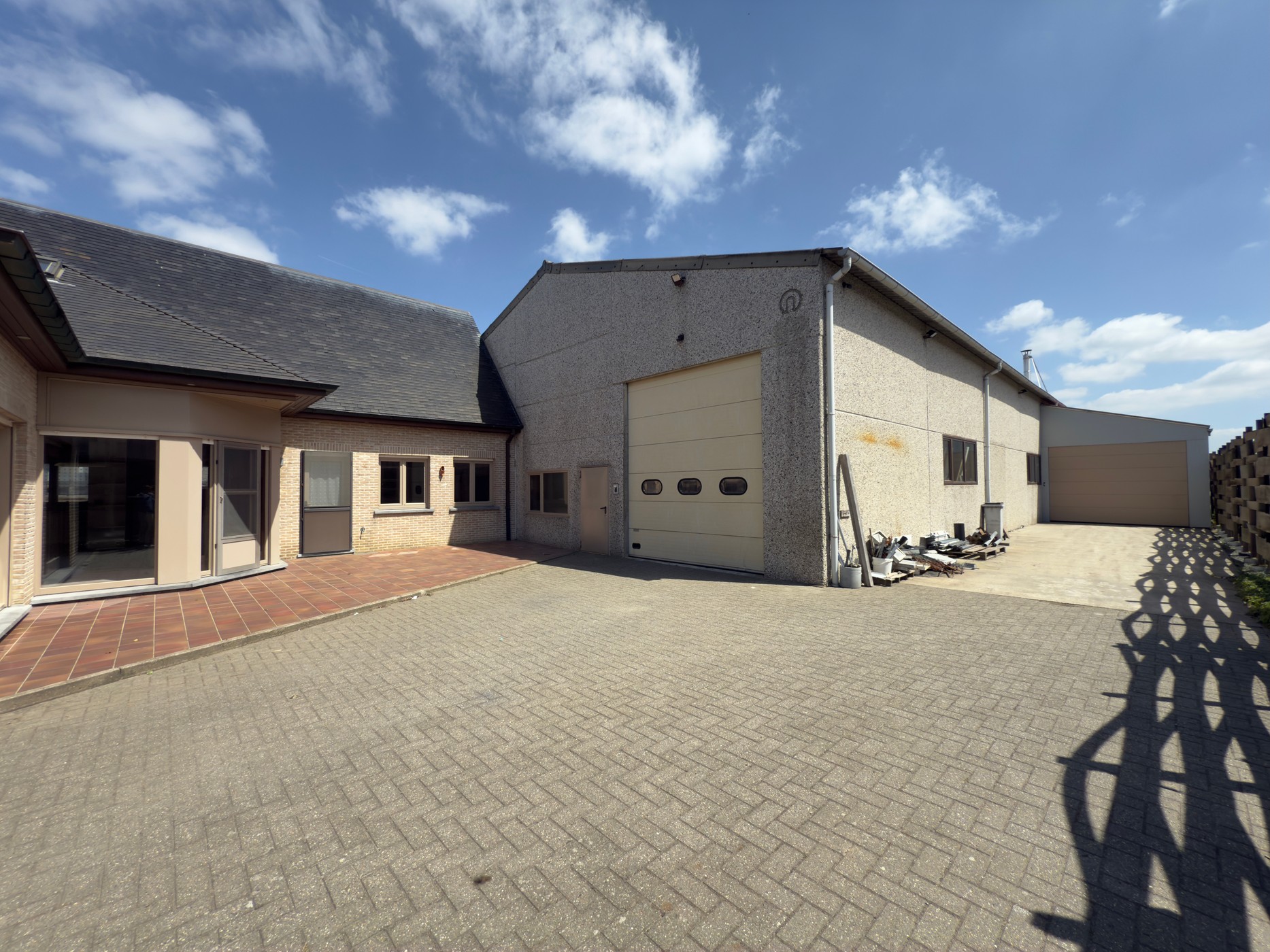 Loods 450m² met woning 215m² in Oosterzele – vlakbij de E40 - foto 1