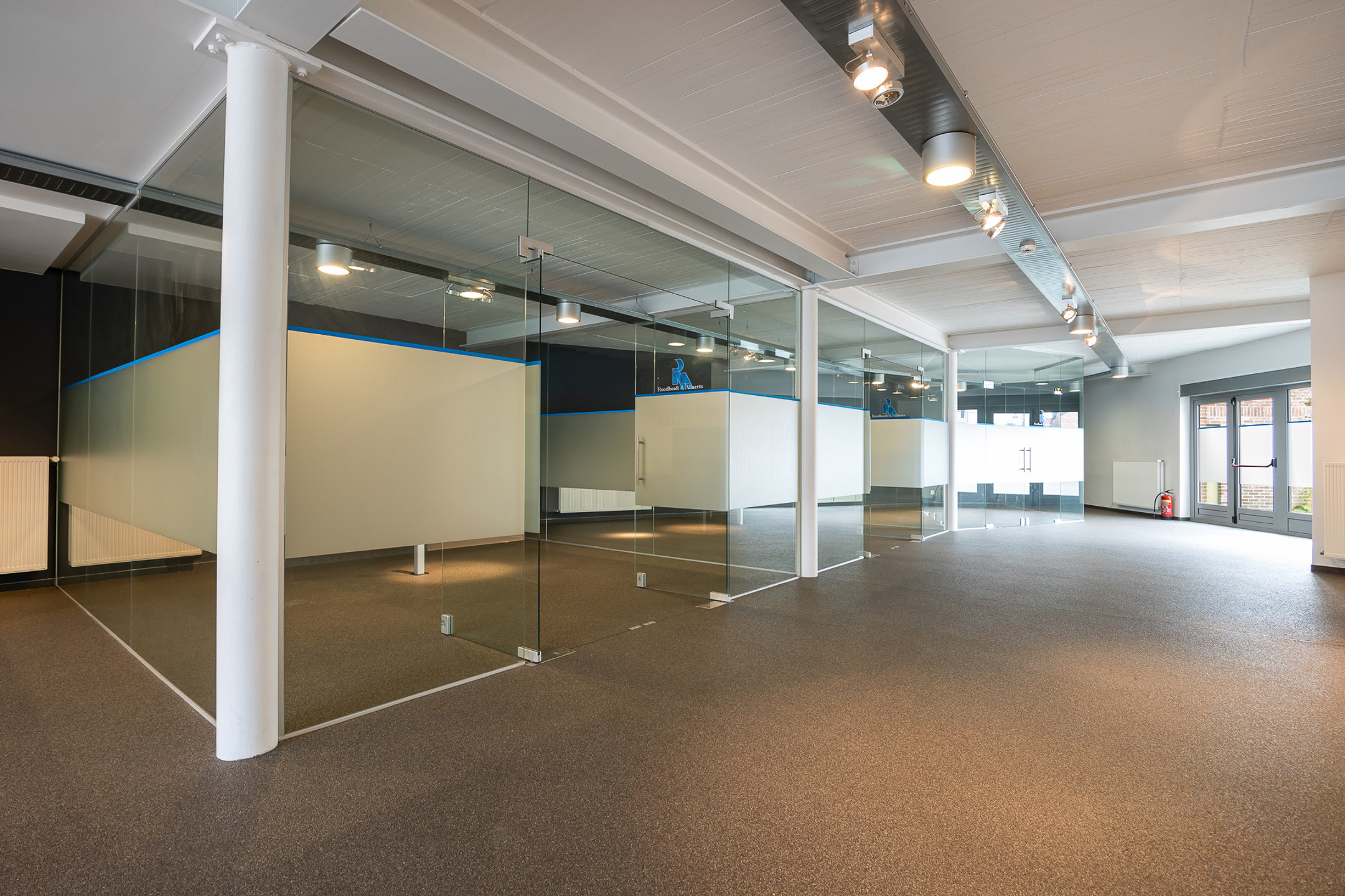 Ruim handelsgelijvkloers met veel mogelijkheden - foto 4