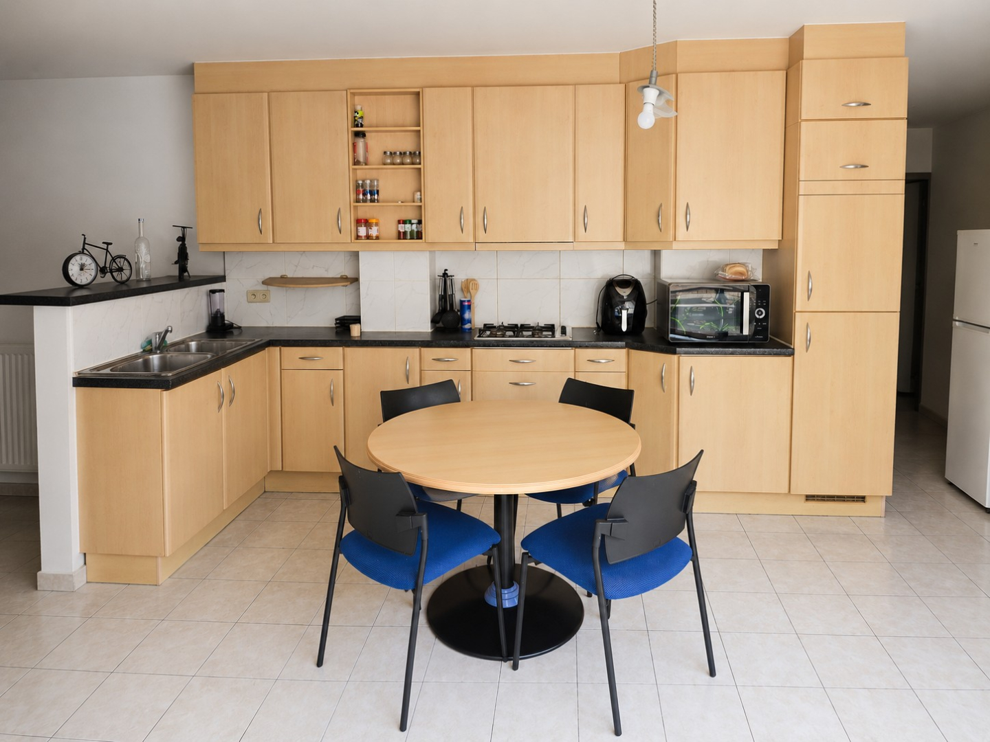 Centraal gelegen éénslaapkamerappartement nabij de grote markt te Nieuwpoort-Stad - foto 5