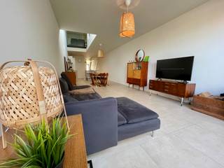 Gunstig gelegen recente woning te huur in Evergem. Openbaar vervoer, winkels e.d. bevinden zich op wandelafstand.  De indeling van de woning is als...